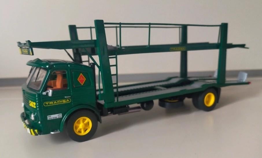 Transporteur de voitures Pegaso 1060L 1:43 sous blister., Enlèvement ou Envoi