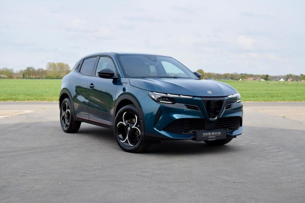 Alfa Romeo Junior Speciale Hybrid, CarPlay/ACC/Camera/Massag, Autos, Alfa Romeo, 100 kW, https://public.car-pass.be/vhr/7f8db45a-095a-494d-b829-f0b123d83151