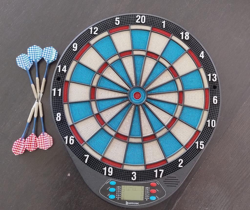 ED110 DECATHLON elektronisch dartbord, Sport en Fitness, Darts, Gebruikt, Dartbord, Elektronisch, Soft tip, Ophalen of Verzenden