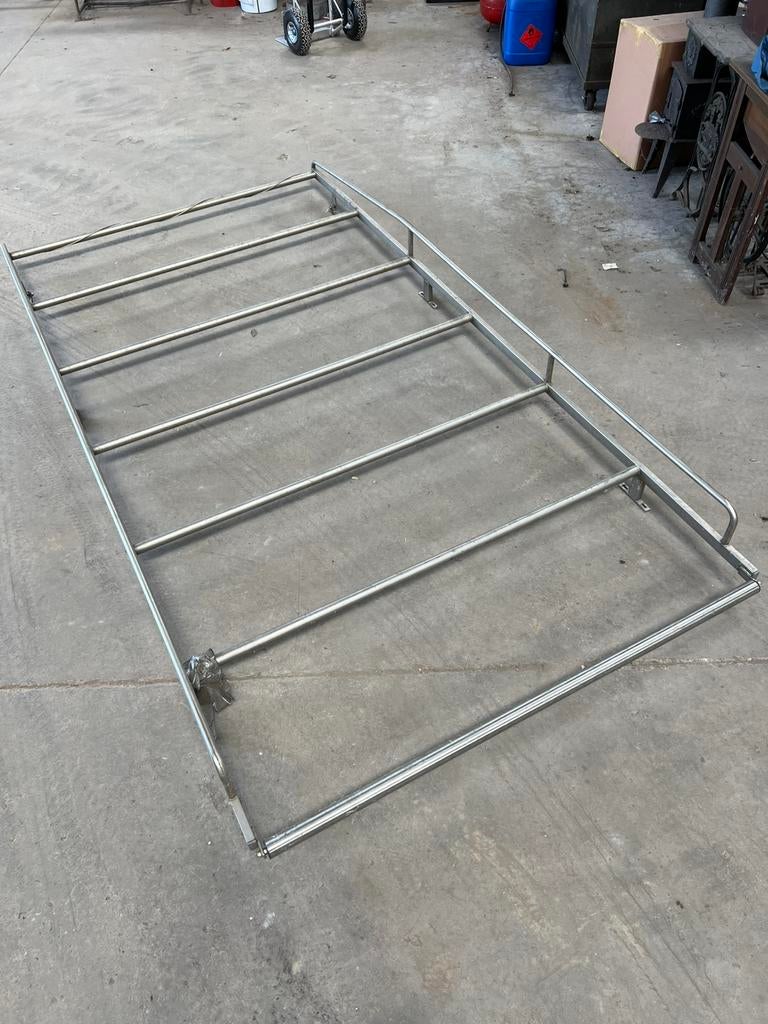 Imperiaal inox (RVS) bestelwagen, Ophalen