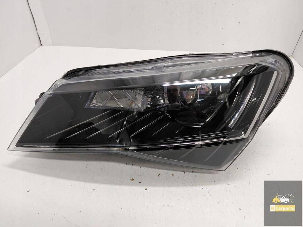 Ampoule x non gauche 3V1.941.017.A pour Skoda Superb III (r, Infoline@skoda-auto.cz, Tr. Vaclava Klementa 869
293 01  Mlada Boleslav, CZ