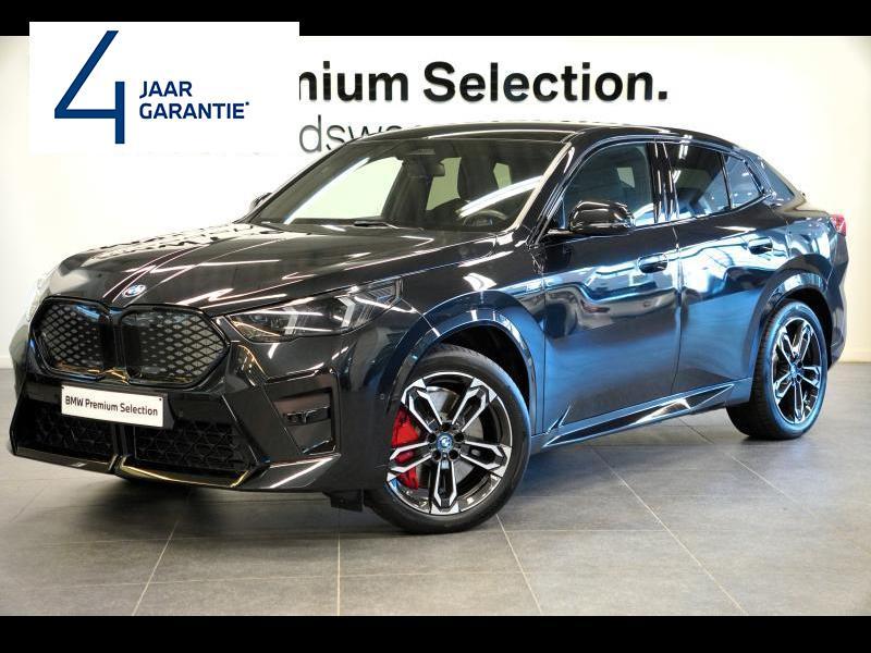 BMW iX2 30 M PACK PRO PANORAMADAK HARMANKARDON CAMERA, Auto's, BMW, Automaat, X2, Zwart, https://public.car-pass.be/vhr/ee27dc23-c9ba-4ad5-a6b4-1eb4fe3ea1ec