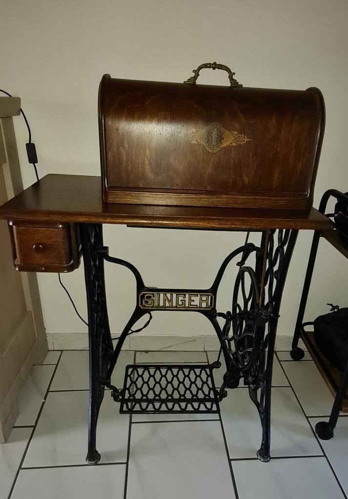 Ancienne machine à coudre, Antiquités & Art, Enlèvement