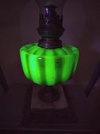 Lampe à pétrole en verre d'uranium., Antiquités & Art, Enlèvement ou Envoi