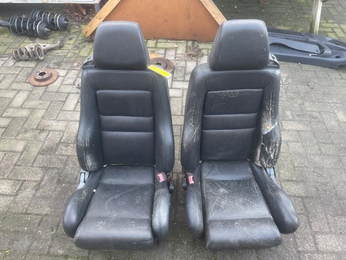 Voorstoelen links + rechts van een Alfa Romeo Spider, Auto-onderdelen, Interieur en Bekleding, Alfa Romeo, Gebruikt, 3 maanden garantie