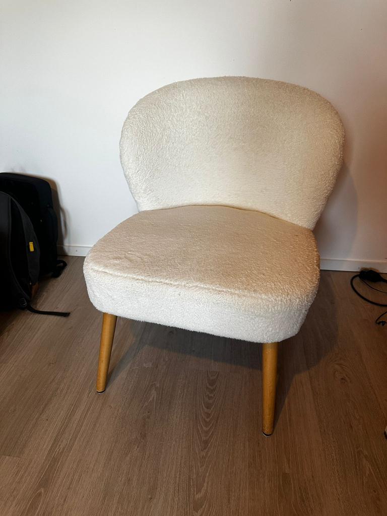 Witte bouclé zetel, Huis en Inrichting, Fauteuils, Ophalen, Minder dan 75 cm, Zo goed als nieuw, Stof