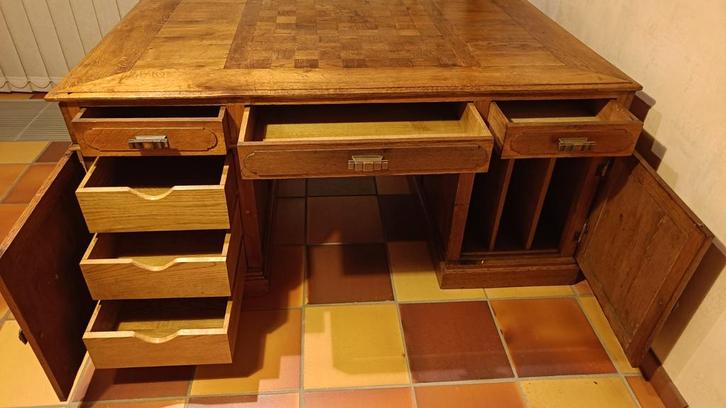 Tweezijdig bureau met veel kasten en schuiven, Antiek en Kunst, Antiek | Kantoor en Zakelijk, Ophalen