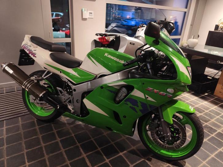 État d'exposition exclusif de la Kawasaki ZXR6 Ninja à colle, Motos, Motos | Kawasaki, Particulier, Enlèvement