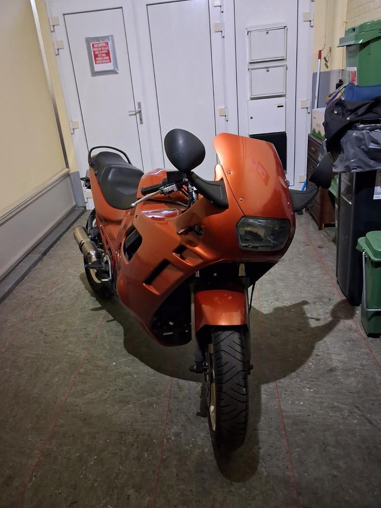 Vend Suzuki gsx600f bon état