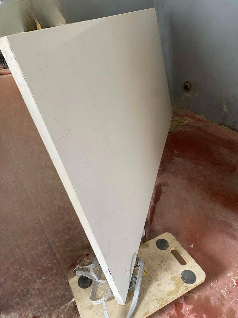 Tafelblad/werkblad composiet Caesarstone Frosty Carrina, Huis en Inrichting, Keuken | Keukenelementen, Zo goed als nieuw, 200 cm of meer