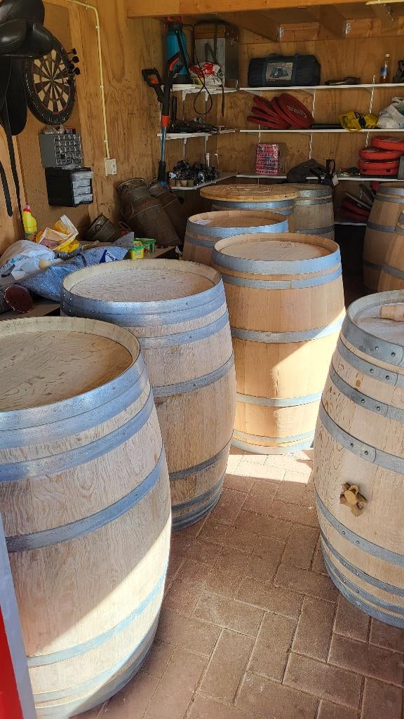 wijnvaten, regentonnen, wijnvat, halve wijnvaten, Ophalen, Zo goed als nieuw