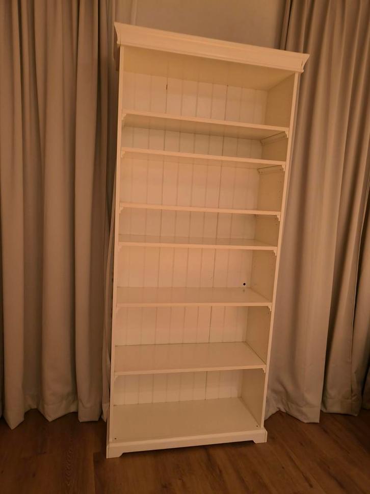 Ikea liatorp boekenkast, Maison & Meubles, Armoires | Bibliothèques, Comme neuf, 50 à 100 cm, 200 cm ou plus, 25 à 50 cm, Avec tablette(s)