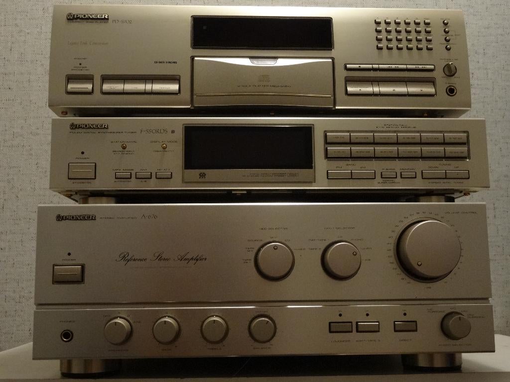 Champagnekleur stereo set Pioneer A-676 + PD-S702 + F-550RDS, Ophalen, Zo goed als nieuw, Pioneer, 120 watt of meer