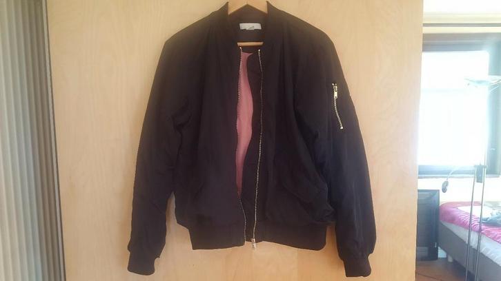 Bomberjack H&M (maat 34 tailleert eigenlijk maat 36), Vêtements | Femmes, Vestes | Été, Taille 34 (XS) ou plus petite, Enlèvement ou Envoi