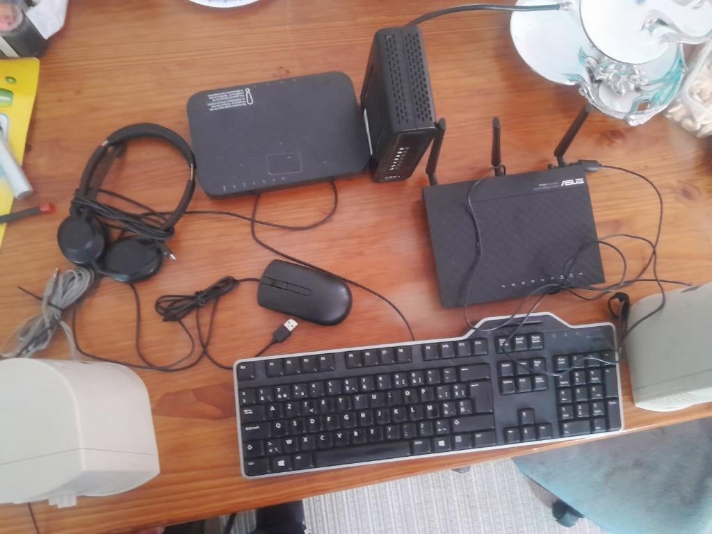 Onderdelen voor PC. Monitor router modem luidsprekers muis, Computers en Software, Ophalen of Verzenden, Gebruikt