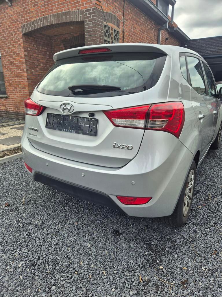 Hyundai ix20 1.4 benzine 40.000km CarPlay TOPSTAAT, Particulier, IX20, Zilver of Grijs, Stadsauto