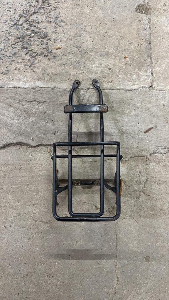 Porte-bagages arrière Honda Vision Met-In, Enlèvement ou Envoi, Utilisé, Capot