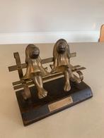 Vintage koperen beeldje van 2 hondjes op een bank, Ophalen of Verzenden