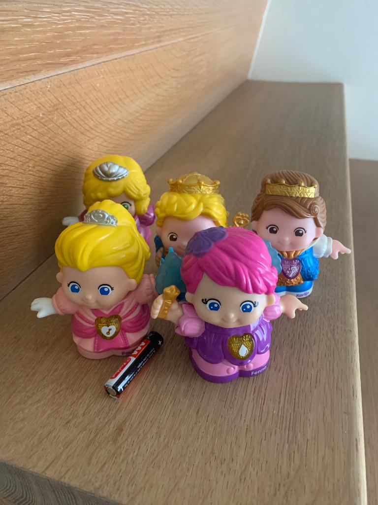 Vtech kasteel met 5 popjes, Ophalen, Zo goed als nieuw