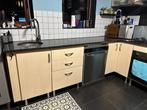 Cuisine équipée avec hotte, four et taque au gaz, Granit ou Pierre, Enlèvement, Utilisé, Crème
