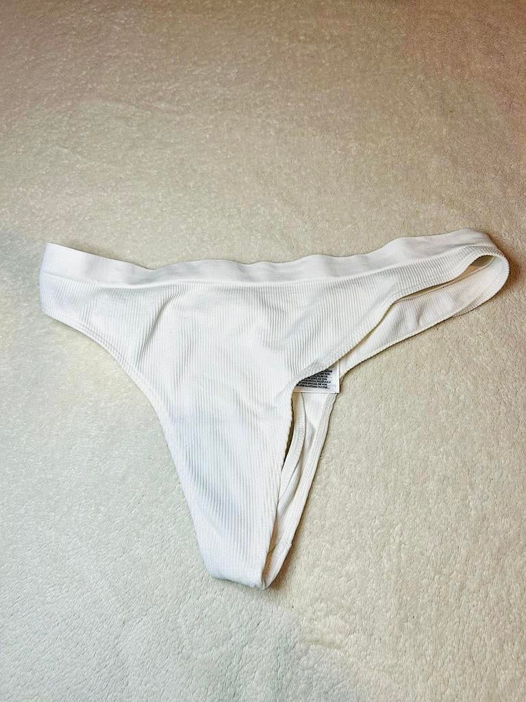 Nieuwe string, Verzenden, String