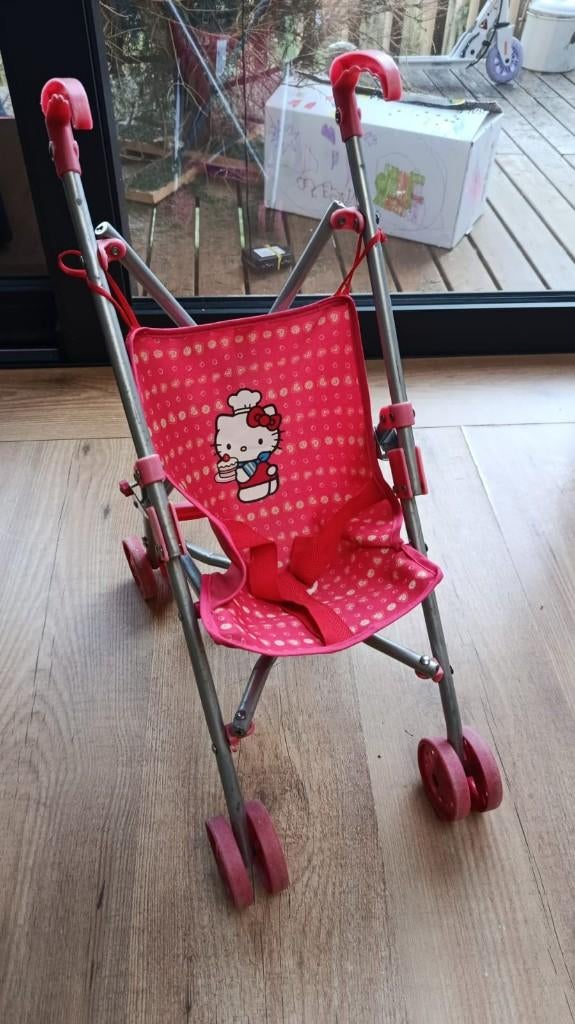 Poussette poupée hello Kitty, Enfants & Bébés, Enlèvement, Utilisé, Autres types