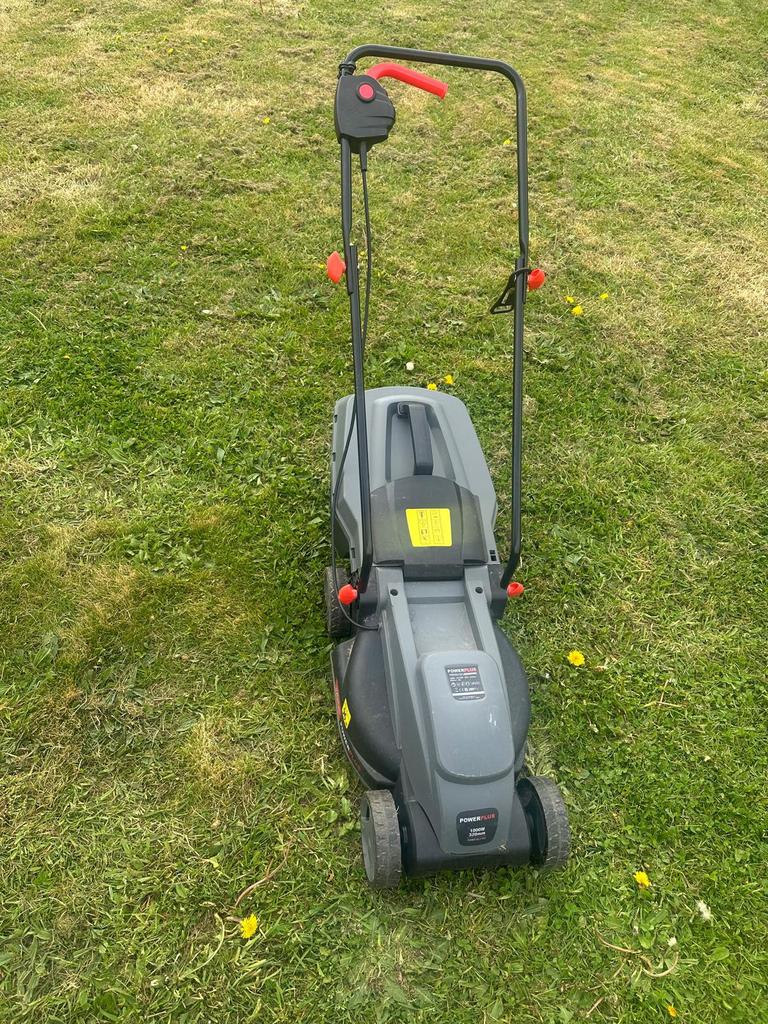 Powerplus grasmaaier, Ophalen of Verzenden, Zo goed als nieuw