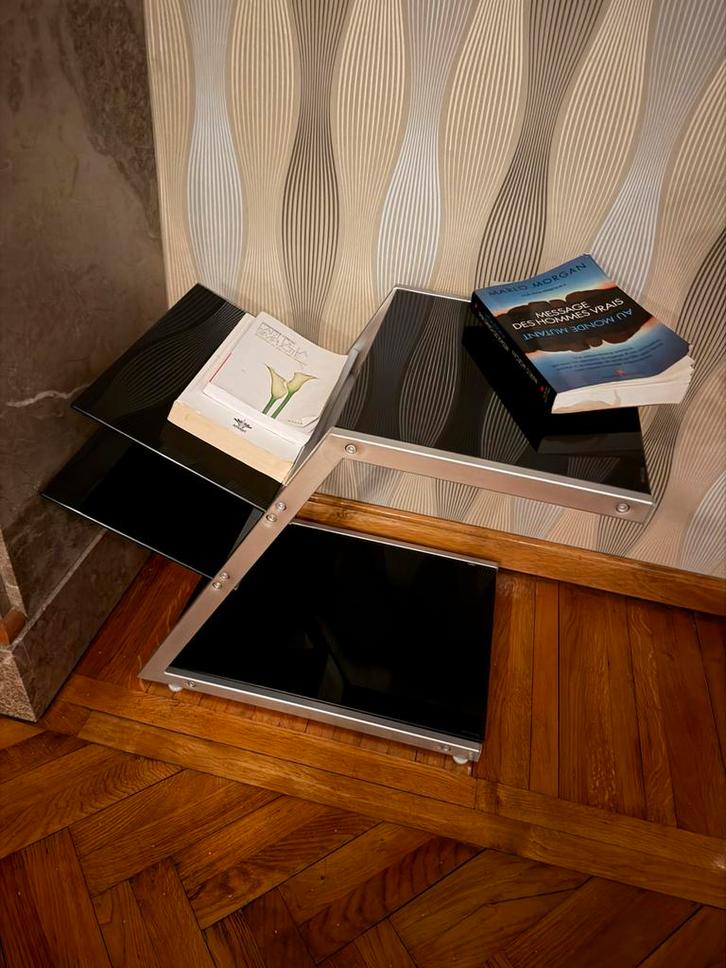 Table d’appoint design verre noir et aluminium, Maison & Meubles, Accessoires pour la Maison | Coffres, Comme neuf, Verre, Enlèvement