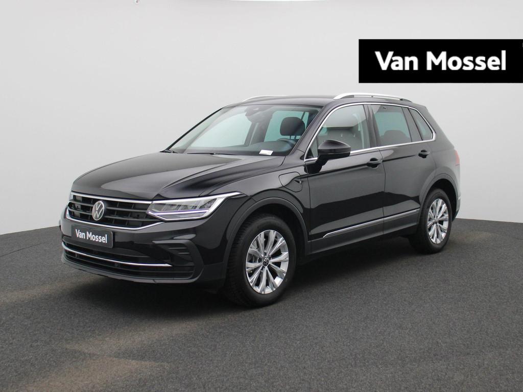 Volkswagen Tiguan 1.5 TSI eHybrid 110kW DSG Life, Stof, Zwart, 4 cilinders, 150 min