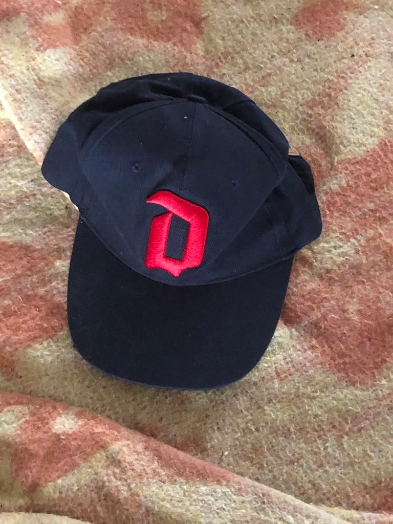 Duvel pet. Rode D., Ophalen, Zo goed als nieuw, Pet