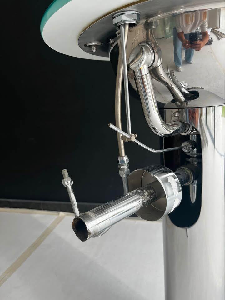 Design vrijstaande wastafel – RVS en glas, Doe-het-zelf en Bouw, Sanitair, Gebruikt, Wastafel, Chroom, Glas, Ophalen