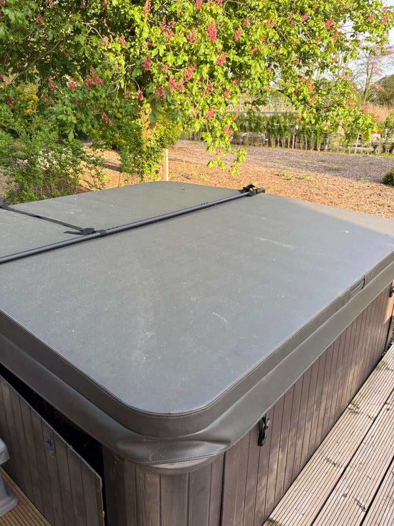 Jacuzzi, Jardin & Terrasse, Bains à remous et Spas, Enlèvement, Utilisé, Escalier, Fixé