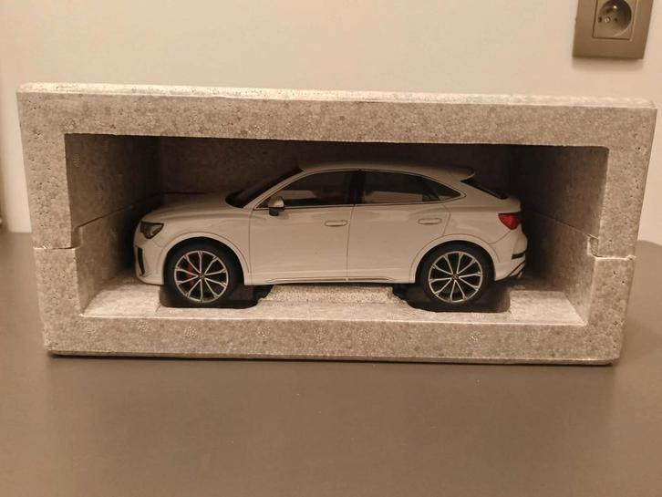 Audit RSQ3 1/18 Minichamps, Hobby & Loisirs créatifs, Voitures miniatures | 1:18, Comme neuf, Voiture, MiniChamps, Enlèvement ou Envoi