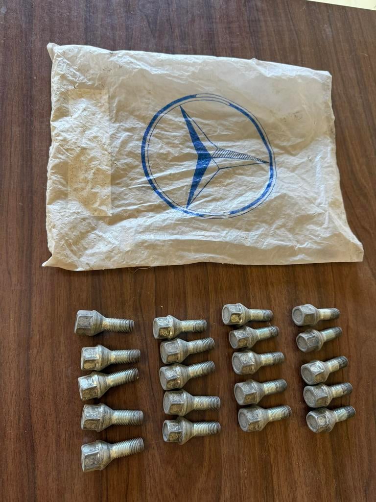 20 Boulons jantes Mercedes 10.9, Autos : Pièces & Accessoires, Enlèvement