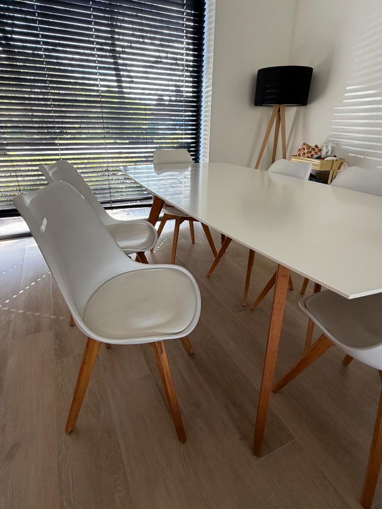 6 moderne en comfortabele stoelen, Ophalen, Leer, Gebruikt, Wit