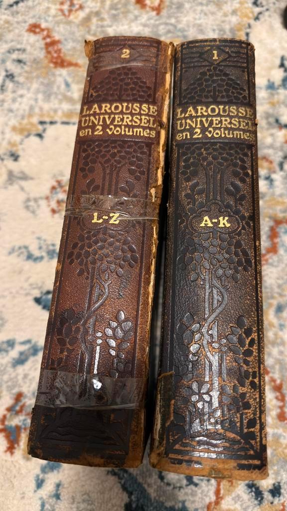 Larousse Universel - 2 delen, Antiek en Kunst, Antiek | Boeken en Manuscripten, Ophalen of Verzenden
