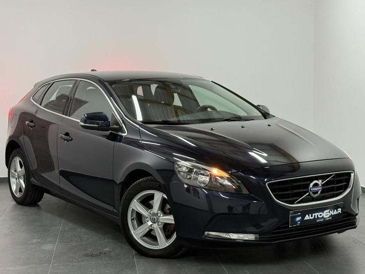 Volvo V40 2.0 D2 Euro6b - Airco - Carnet, Autos, Volvo, Entreprise, Achat, V40, ABS, Airbags, Air conditionné, Bluetooth, Ordinateur de bord