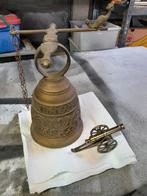 Koperen bel en klein koperen kanon, Ophalen