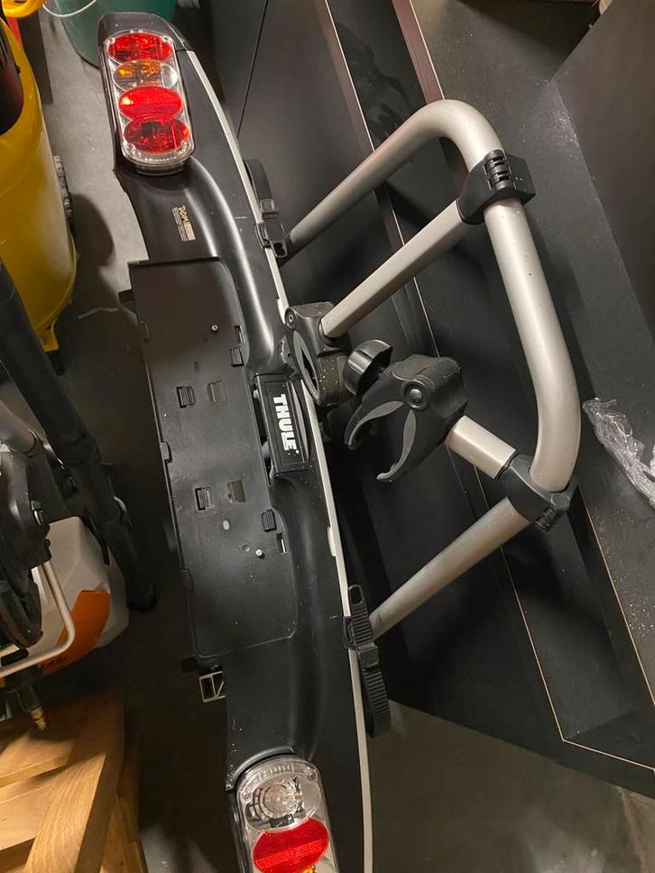 Porte-vélos Thule pour 2 vélos comme neuf, Autos : Divers, Porte-vélos, Comme neuf, Support d'attelage, 2 vélos, Vélo électrique