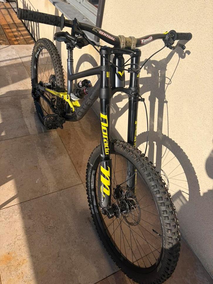 Downhill Votec DH small 27,5 inch wheels (650b), Fietsen en Brommers, Fietsen | Mountainbikes en ATB, Zo goed als nieuw, Ophalen