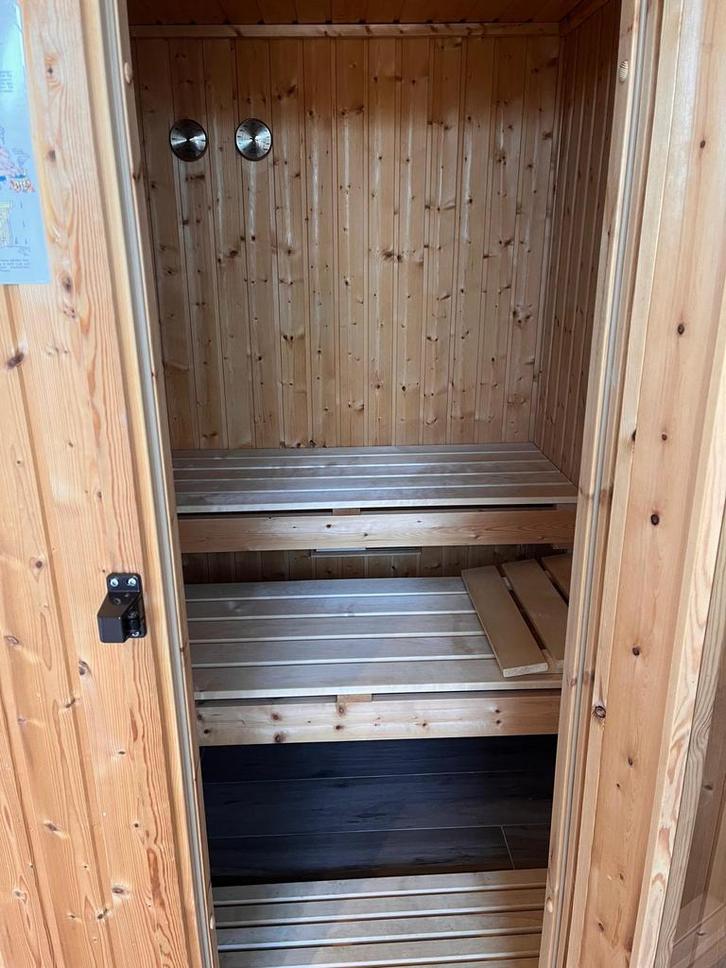 Sauna + emmer + massagetafel., Sports & Fitness, Sauna, Utilisé, Sauna complet, Enlèvement