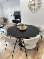 Eettafel en stoelen, Ophalen