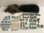 Lot de soldats et 2 filets de camouflage (140), Enlèvement ou Envoi, Armée de terre, Miniature ou Figurine