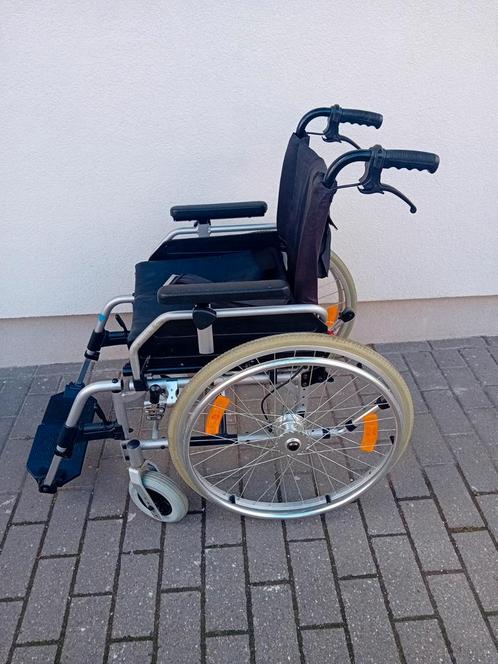 Rolstoelmodel Moly van het merk Uniroll onberispelijk met, Diversen, Rolstoelen, Zo goed als nieuw, Ophalen