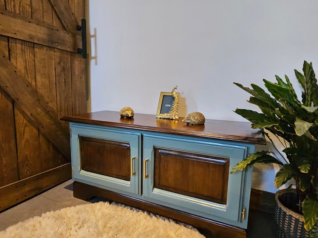 “Gerestaureerde massief houten kast – stijlvol & praktisch”, Antiek en Kunst, Ophalen