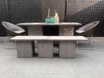 Natuursteen tafel met bank en twee wicker stoelen, Ophalen, Wicker