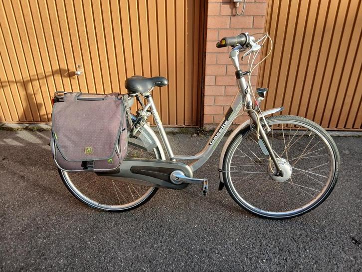 IN PERFECTE STAAT GAZELLE DAMESFIETS, Fietsen en Brommers, Elektrische fietsen, Gebruikt, Gazelle, 55 tot 59 cm, 50 km per accu of meer