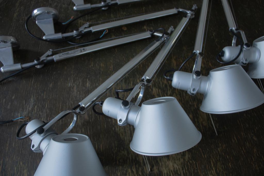 Lampe murale Tolomeo Artemides 1, Lampe murale 1, Antiquités & Art, Antiquités | Éclairage, Enlèvement ou Envoi