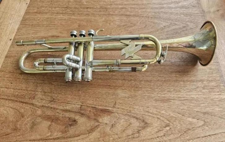 Jörgensen Olymp octagonal Bb Trompet, Muziek en Instrumenten, Blaasinstrumenten | Trompetten, Gebruikt, Trompet in si bemol, Ophalen