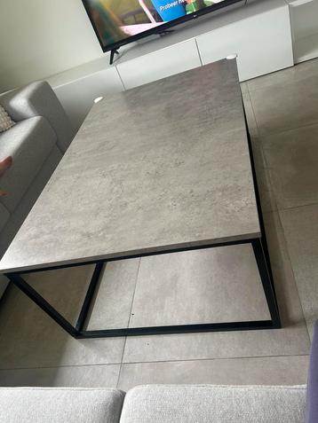 Salontafel beschikbaar voor biedingen